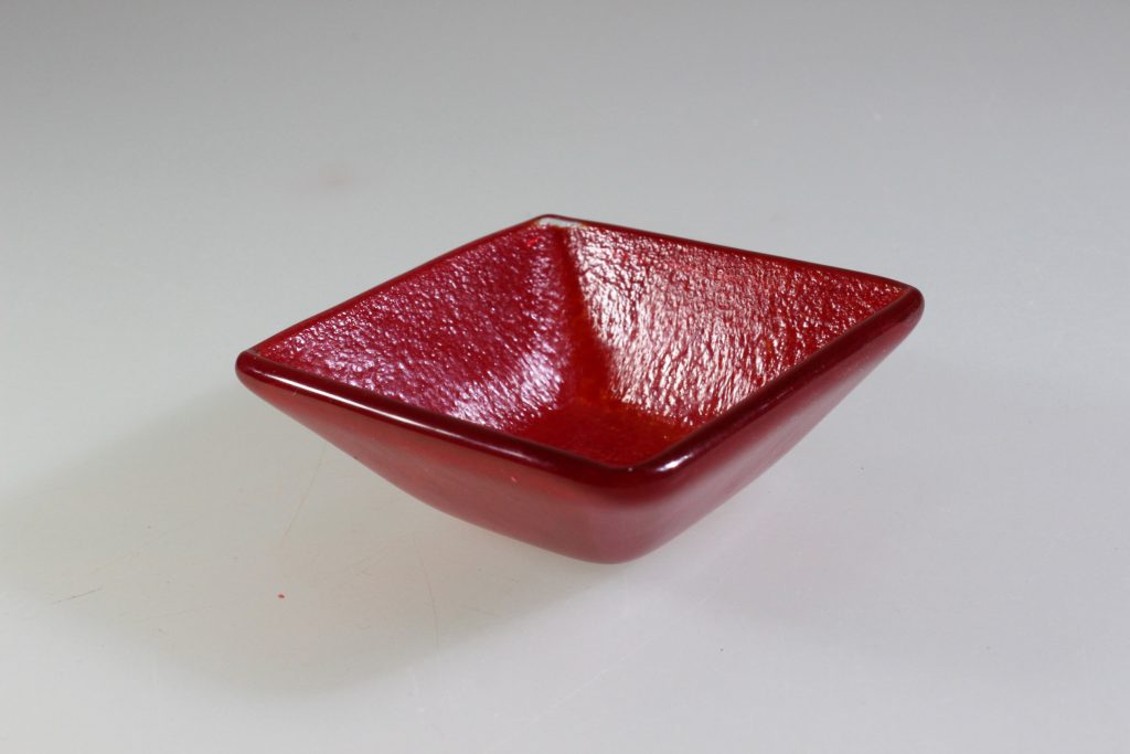 GLASS ACCESSORIES FOR STEP STANDS -SALAD BOWL RED – 9 x 9cm / 3.5cm DEEP (6)